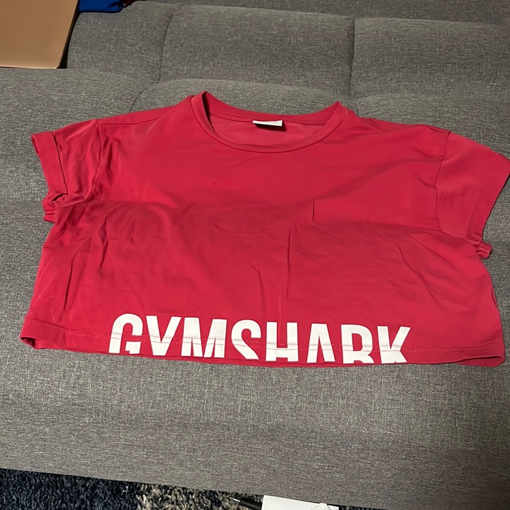 Cropped tee